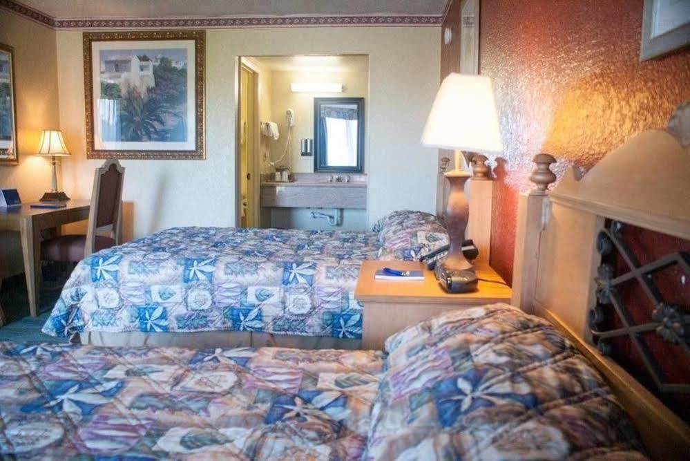 Polynesian Inn Saint Cloud Exteriér fotografie
